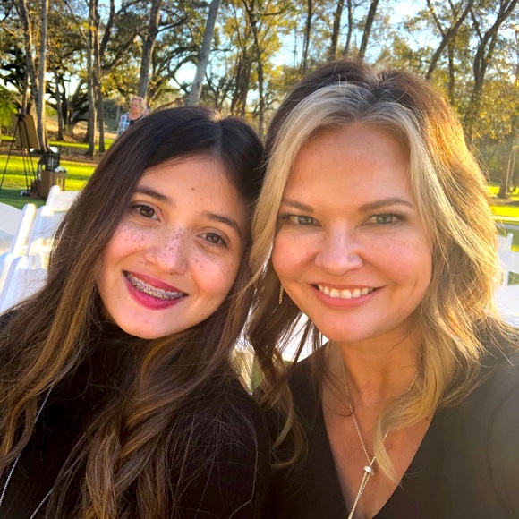 Meet the Posher, Christe - Picture 2 of 3